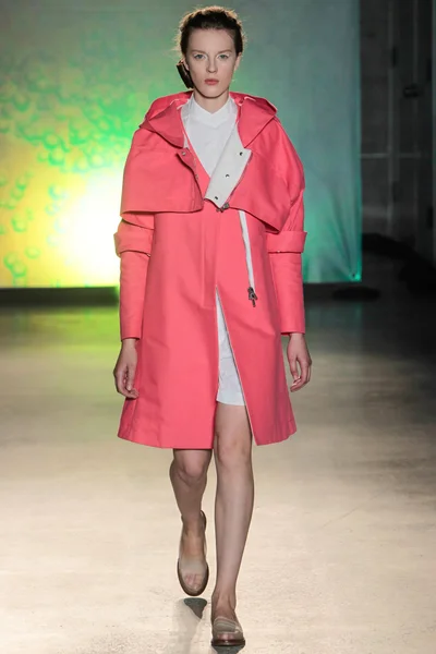 Look 10
